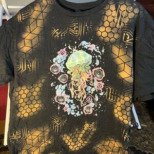 Black and Gold Graphic Men's Tee